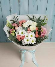 Букет цветов из:  Розы, Лизиантусы и Хризантемы в Смоленском Алтайский край
