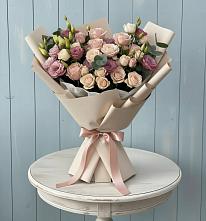 Букет цветов из:  Розы и Лизиантусы в Смоленском Алтайский край