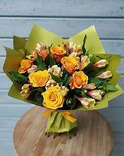 Букет цветов из:  Альстромерии и Розы в Смоленском Алтайский край
