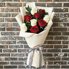 Букет цветов из:  Розы в Смоленском Алтайский край