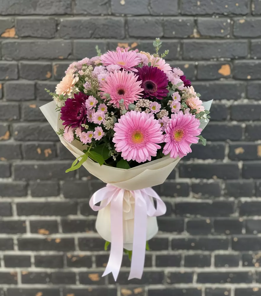 Букет цветов из: Герберы и Хризантемы в Смоленском Алтайский край