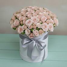 Цветочная композиция из Розы в шляпной коробке в Смоленском Алтайский край