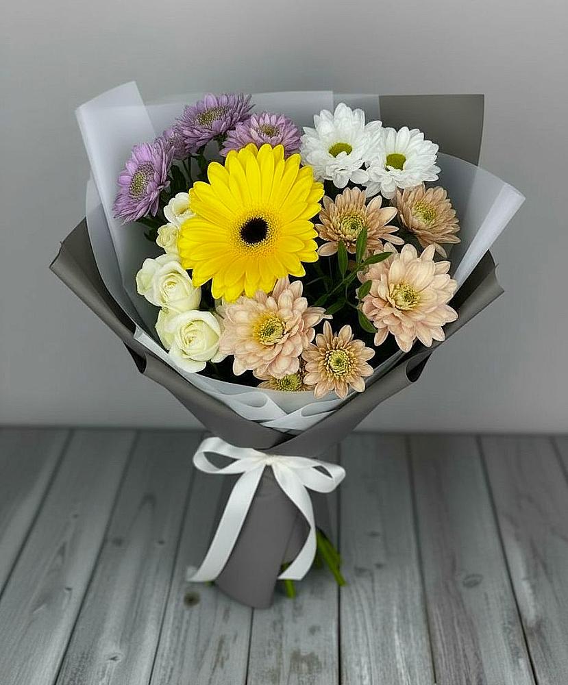 Букет цветов из: Розы, Герберы и Хризантемы в Смоленском Алтайский край
