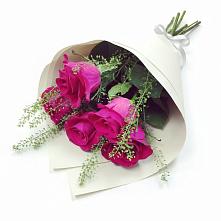 Букет цветов из:  Розы в Смоленском Алтайский край