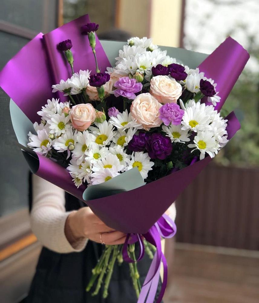 Букет цветов из: Хризантемы, Гвоздики и Розы в Смоленском Алтайский край