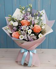 Букет цветов из:  Лизиантусы, Розы, Альстромерии и Гипсофила в Смоленском Алтайский край