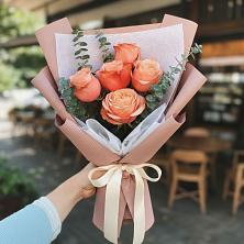 Букет цветов из:  Розы в Смоленском Алтайский край