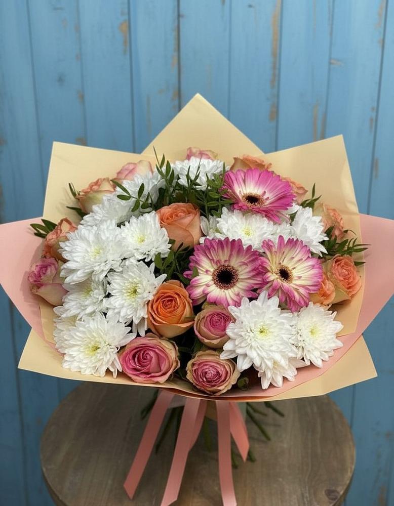 Букет цветов из: Розы, Герберы и Хризантемы в Смоленском Алтайский край