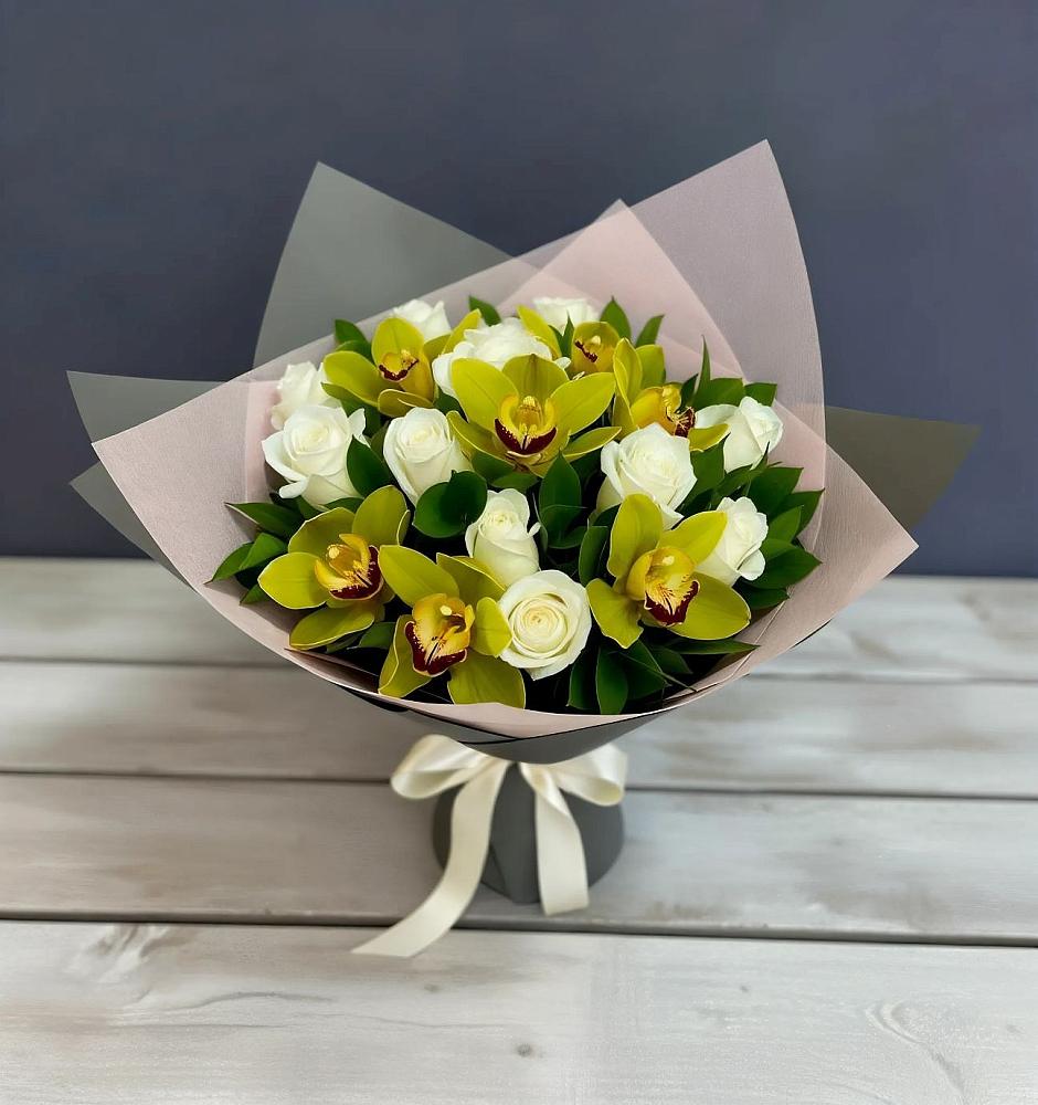 Букет цветов из: Орхидеи и Розы в Смоленском Алтайский край