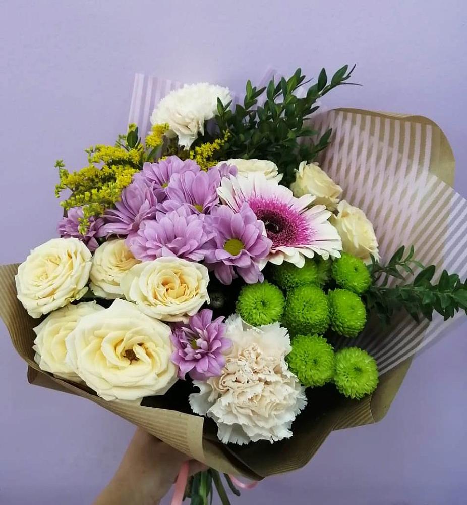 Букет цветов из: Хризантемы, Розы, Гвоздики и Герберы в Смоленском Алтайский край