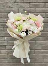 Букет цветов из:  Гвоздики, Розы, Лизиантусы и Хризантемы #REPLACE_PRED# Смоленском Алтайский край