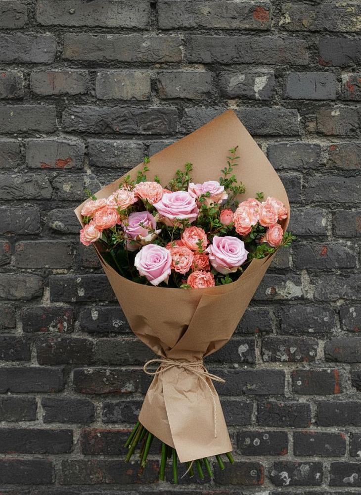 Букет цветов из: Розы в Смоленском Алтайский край