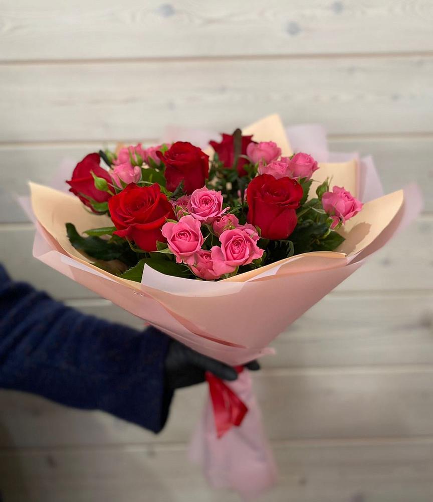 Букет цветов из: Розы в Смоленском Алтайский край