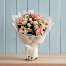Букет цветов из:  Розы в Смоленском Алтайский край