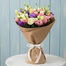 Букет цветов из:  Лизиантусы в Смоленском Алтайский край