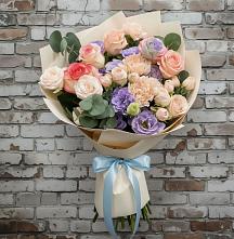 Букет цветов из:  Розы, Лизиантусы и Гвоздики в Смоленском Алтайский край