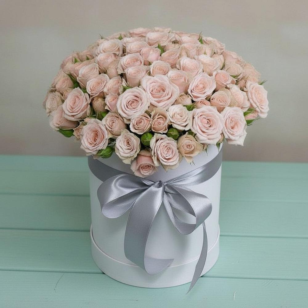 Цветочная композиция из Розы в шляпной коробке в Смоленском Алтайский край